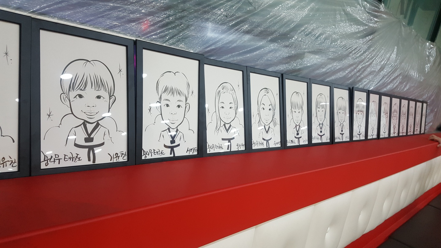 최지영 작가 캐리커쳐 주문작업KakaoTalk_20180227_215931097.jpg