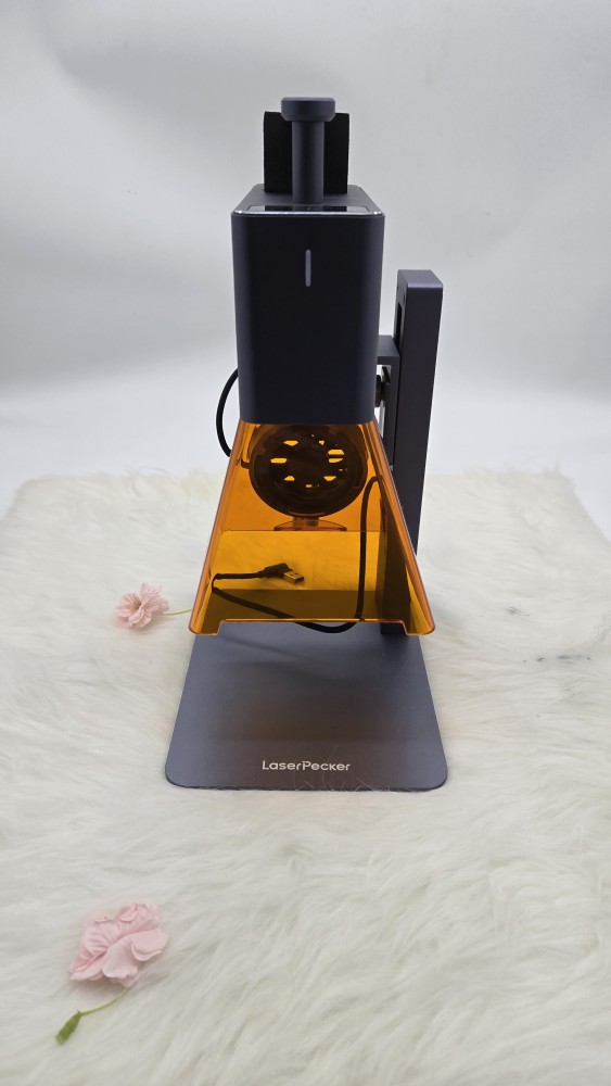 레이저 각인 : 레이저 각인기(지참도구)